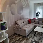 Prostrani Moona - Blizu Centra Grada Sa Pogledom Na I Garazom