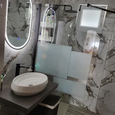 Apartmán Prostrani Moona - Blizu Centra Grada Sa Pogledom Na I Garazom Split