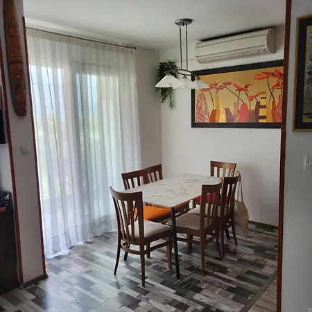 Prostrani Moona - Blizu Centra Grada Sa Pogledom Na I Garazom * Split