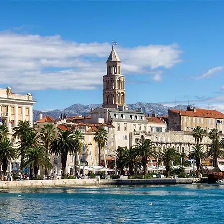 Prostrani Moona - Blizu Centra Grada Sa Pogledom Na I Garazom Apartment Split